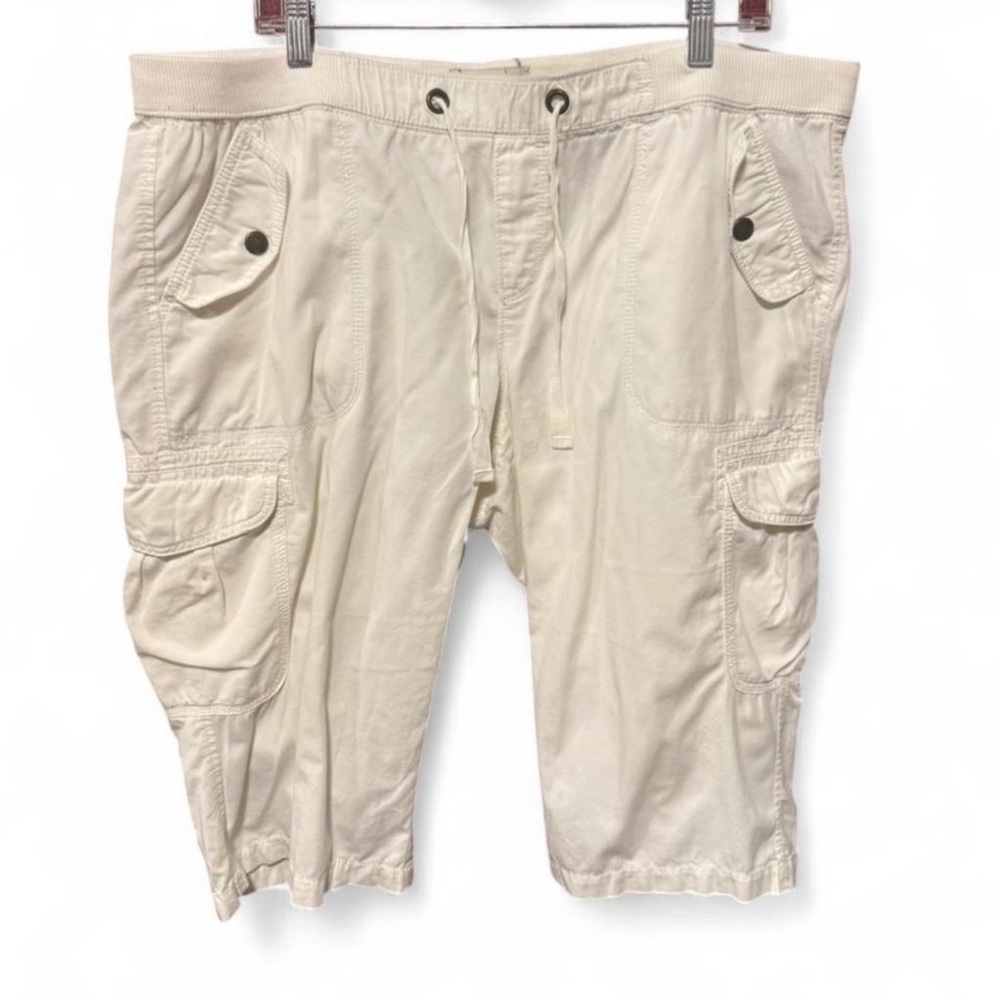 Old Navy women's white cargo shorts  size xl